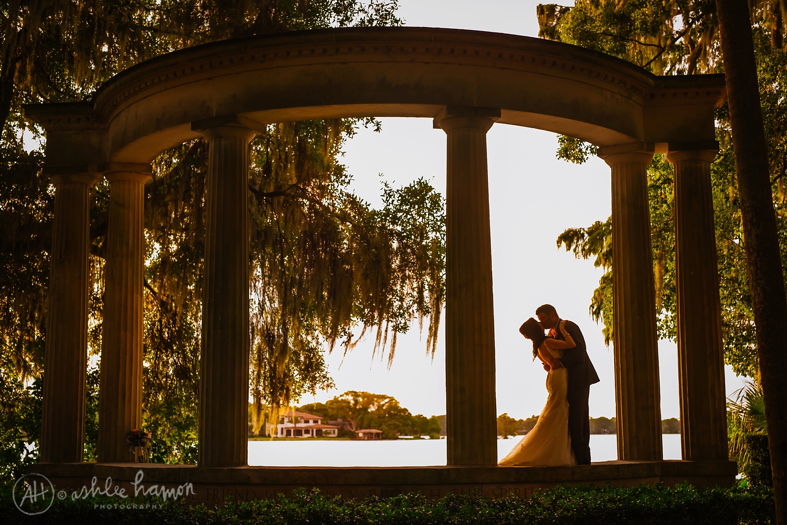 kraft-azalea-gardens-stylish-elopment-wedding-photography_0022.jpg