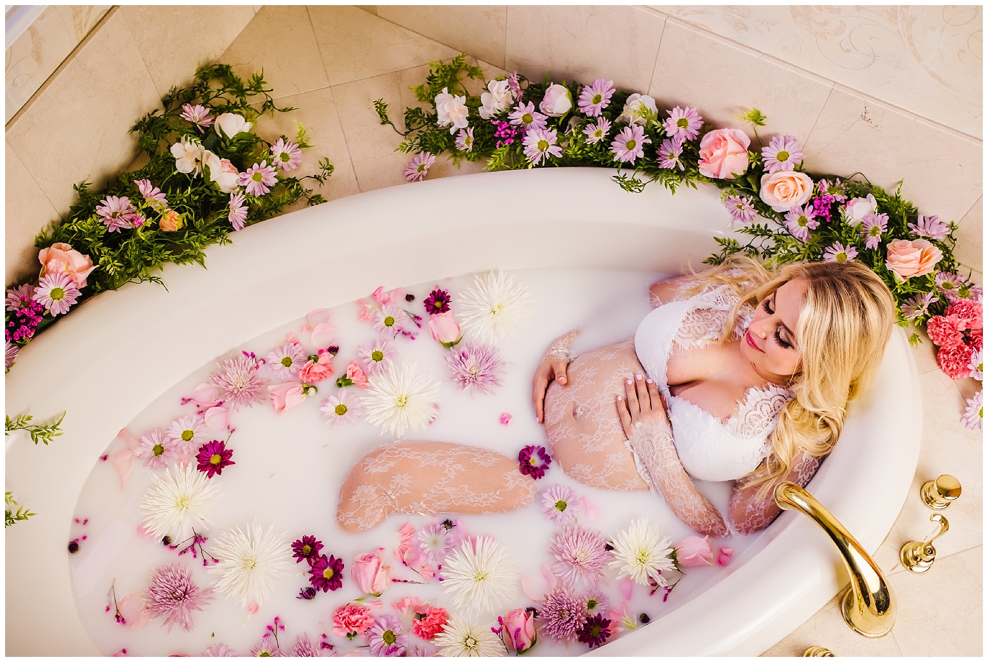 kati-maternity-milk-bath-flowers_1.jpg