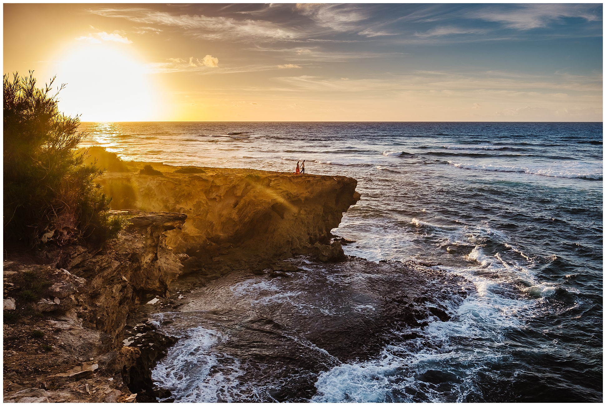 hawaiin-honeymoon-sunrise-portraits-kauai-grand-hystt-destination-photographer_0009.jpg